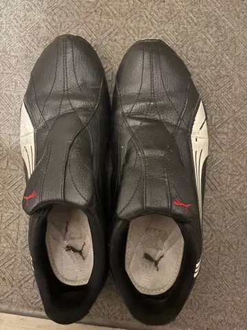 PUMA 블랙 스니커즈 가죽