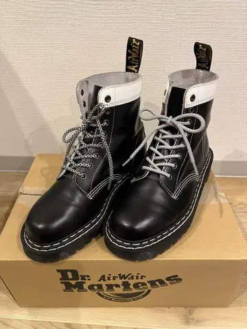 닥터 마틴 블랙 하이컷 부츠 7 UK
