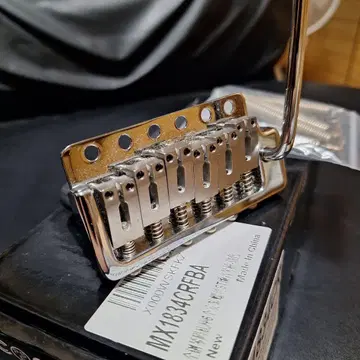 Wilkinson WVPC-SB 10.8mm 트레몰로 유닛 브릿지