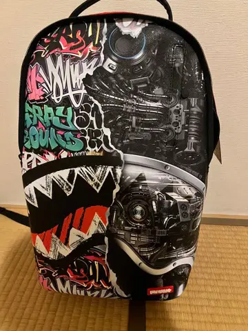 SPRAYGROUND 샤크 디자인 백팩