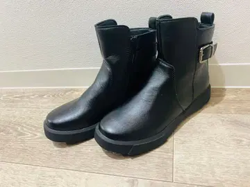 블랙 숏부츠 버클 포함