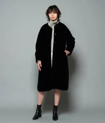 벨로아 퀼팅 노카라 코트/오버코트