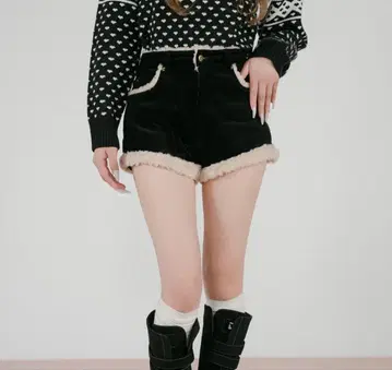 다리치 포인트 보아 코듀로이 숏팬츠 블랙 M