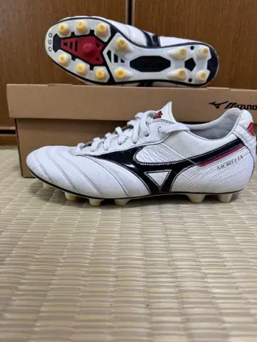 모렐리아 2 축구화 화이트 박스 포함