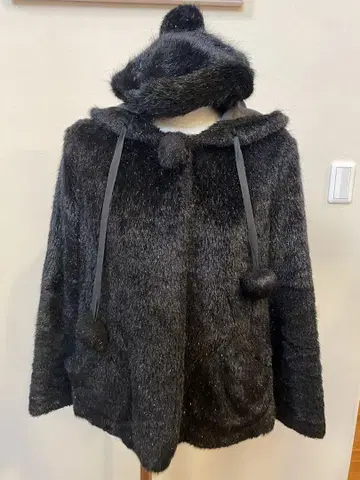 [ 덤 포함 ] MILK(밀크) 인조 모피 숏코트 베레모 포함