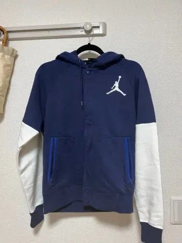 [새상품 M] JORDAN 후드 부착 맨투맨 자켓 네이비/화이트