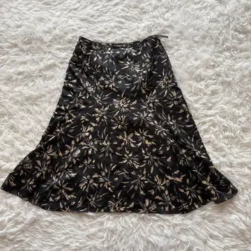 JUDY 미디 스커트 L 꽃무늬 플레어 보타니컬 귀여운 레이온