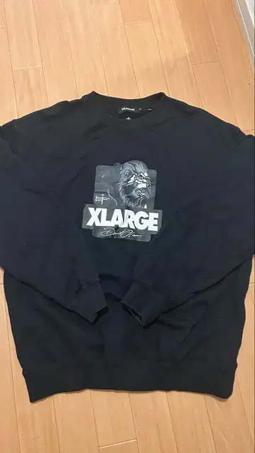 XLARGE 라이온 프린트 블랙 맨투맨