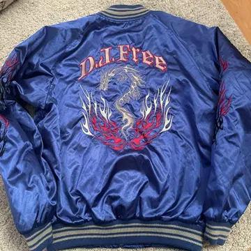 D.J.Free 자수 스카잔 진품