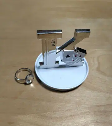 명탐정 코난 컬렉터블 반지 & 스탠드 세트 괴도 키드