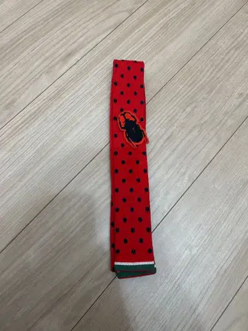 기린 빨간색 도트 무늬 넥타이