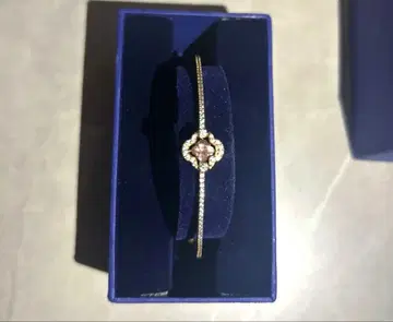스와로브스키 UNA 뱅글 팔찌 클로버 핑크