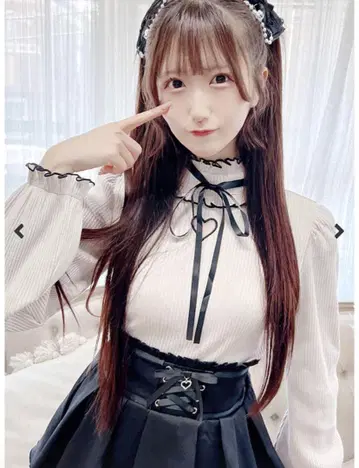 MARS 원톤 하트 컷아웃 골지 상의