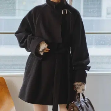 카스타네 벨트 하이넥 플레어 코트 블랙