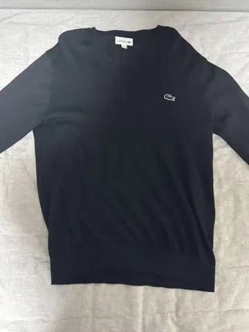 LACOSTE 블랙 V넥 니트 US M