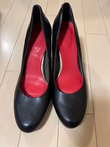 블랙 하이힐 펌프스