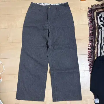 BEN DAVIS 팬츠