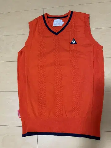 르꼬끄 스포르티브 오렌지 V넥 슬리브리스 베스트