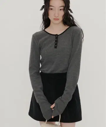 giunon 롱 슬리브 립 탑 그레이