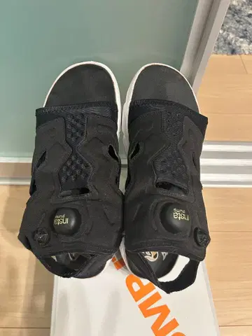 Reebok 펌프 퓨리 샌들 블랙