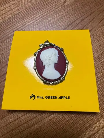 미세스 GREEN APPLE 미세스 핀 배지