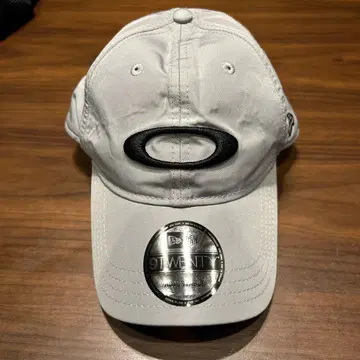 Oakley New Era 콜라보 캡