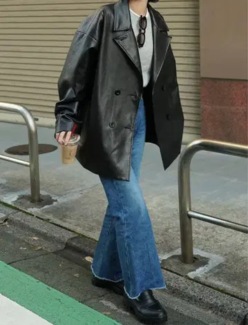 DISCOAT 페이크 가죽 자켓 블랙