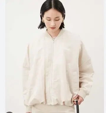 [미라 오웬] 턱&개더 벌룬 실루엣 MA1