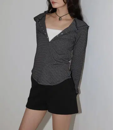 Mili affinity 후드 부착 보더 롱 슬리브 티셔츠