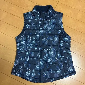 GAP 꽃무늬 베스트 다운