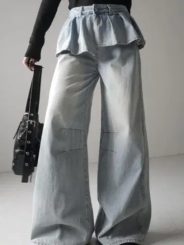 프릴 장식 라이트 블루 데님 팬츠