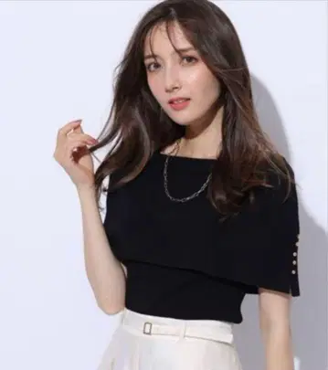 Apuweiser riche 오프숄더 블랙