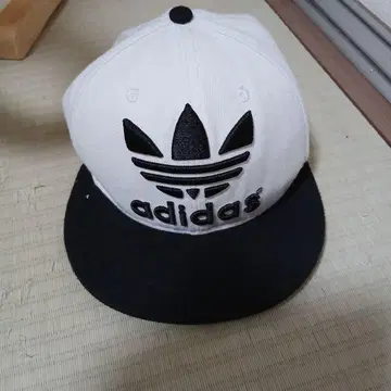 adidas 스냅백 캡 화이트/블랙