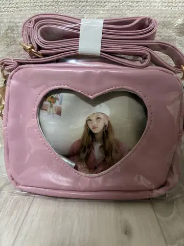 ILLIT 플래티넘 잡화 숄더 파우치 IROHA 1개