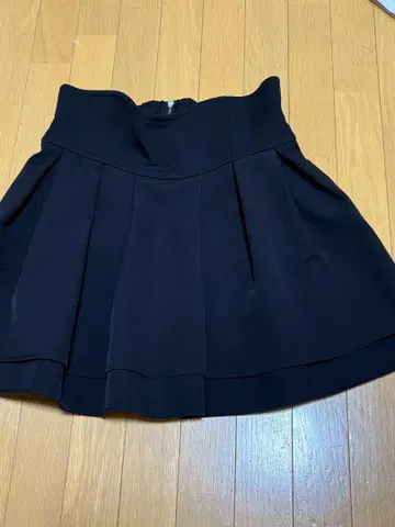 미셸 마카롱 슬림 레그 스커트 블랙 M 사이즈