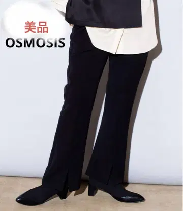 새상품급 OSMOSIS 세미 플레어 슬릿 스트레치 팬츠 블랙 사이즈 2