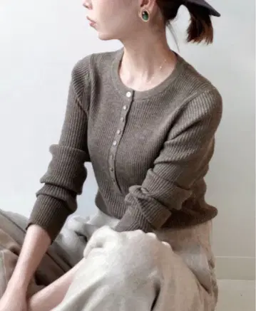 이에나 3x3 리브 헨리넥 풀오버 그레이