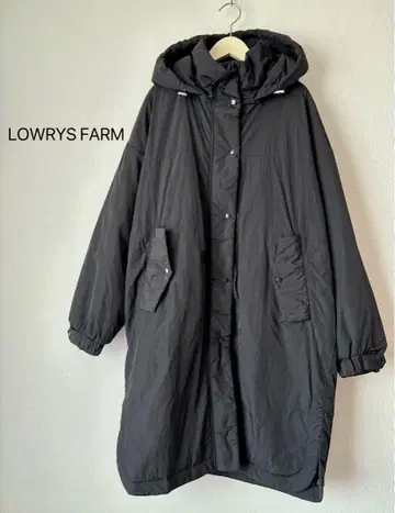 LOWRYS FARM 후드 부착 충전솜 나일론 코트 블랙