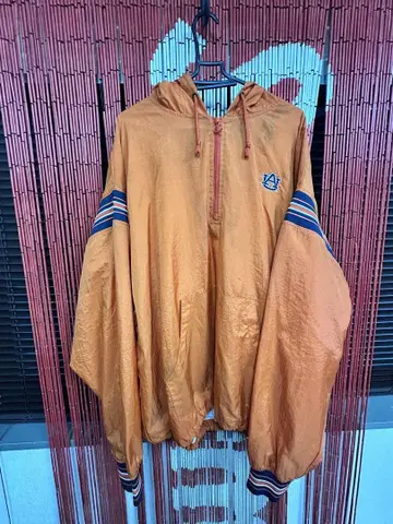 챔피온 칼리지 로고 풀오버 나일론 자켓
