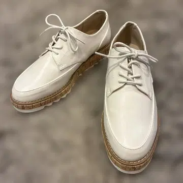 미사용급 BEAMS HEART 화이트 가죽 신발