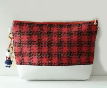 Charmantsac 파미리아 콜라보 체크 파우치