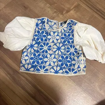 ZARA 꽃무늬 레이스 상의