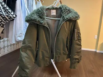 Mila Owen 퍼 달린 MA-1 자켓 올리브