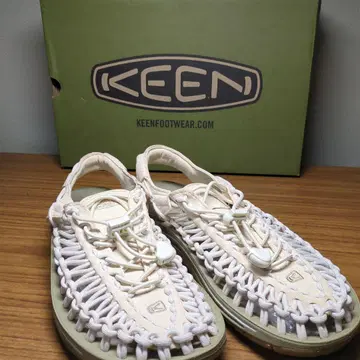 215-21 KEEN UNEEK 샌들 24.0cm