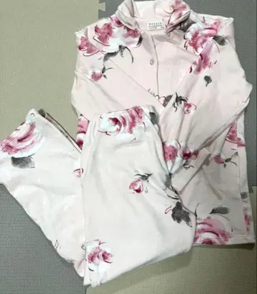 나르에 룸웨어 상하의 세트 파자마 로즈 패턴