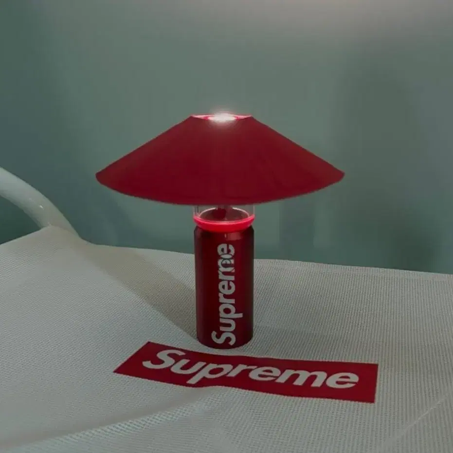 ライト・ランタン Supreme HOTO Camp Light Red Supreme HOTO Camp