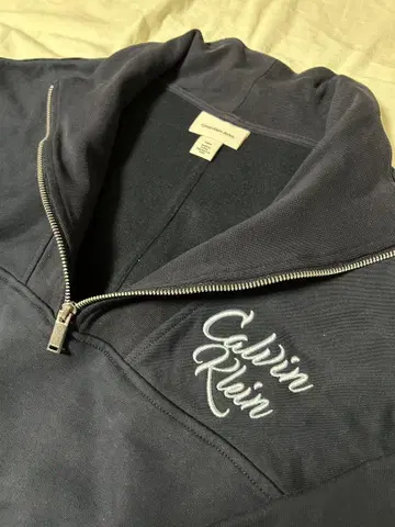 Calvin Klein 프리미엄 하프 지퍼 맨투맨