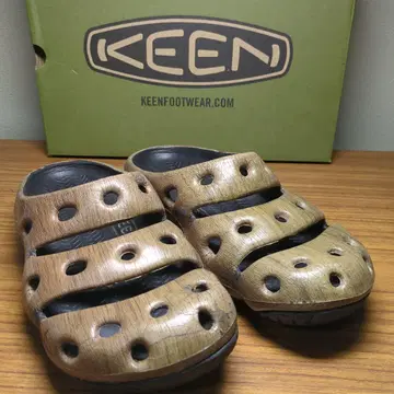 218-15 KEEN YOGUI 샌들 25.0~25.5cm