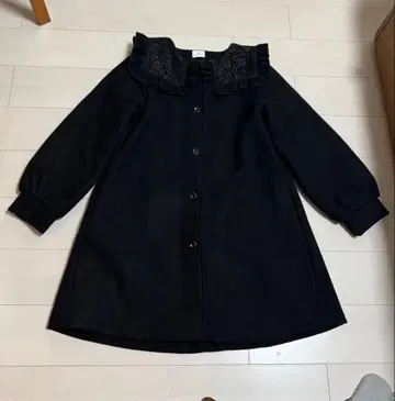 메리제니 프릴 레이스 옷깃 블랙 롱 코트