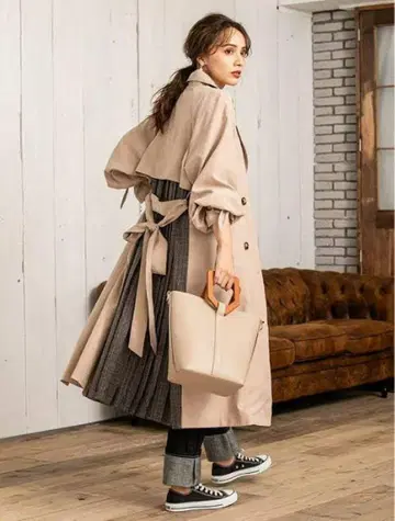 [ 미사용 새상품 ] fifth 백 체크 플리츠 롱 트렌치코트